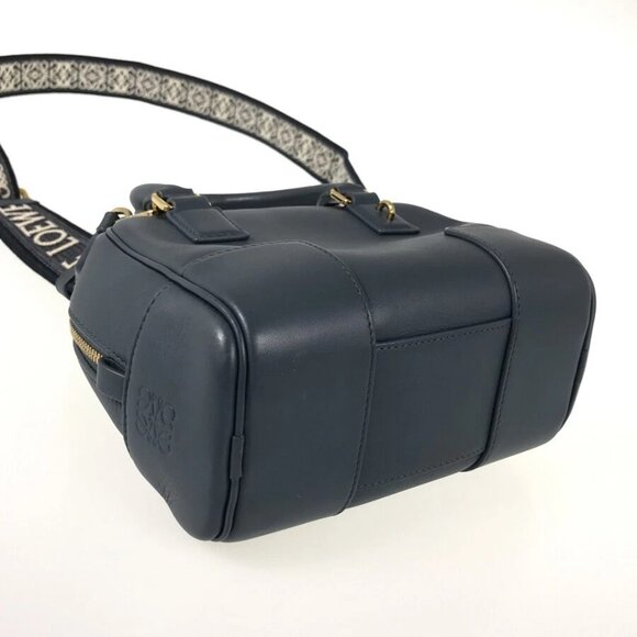 LOEWE Amazona 16 Hand bag - Picture 2 of 16